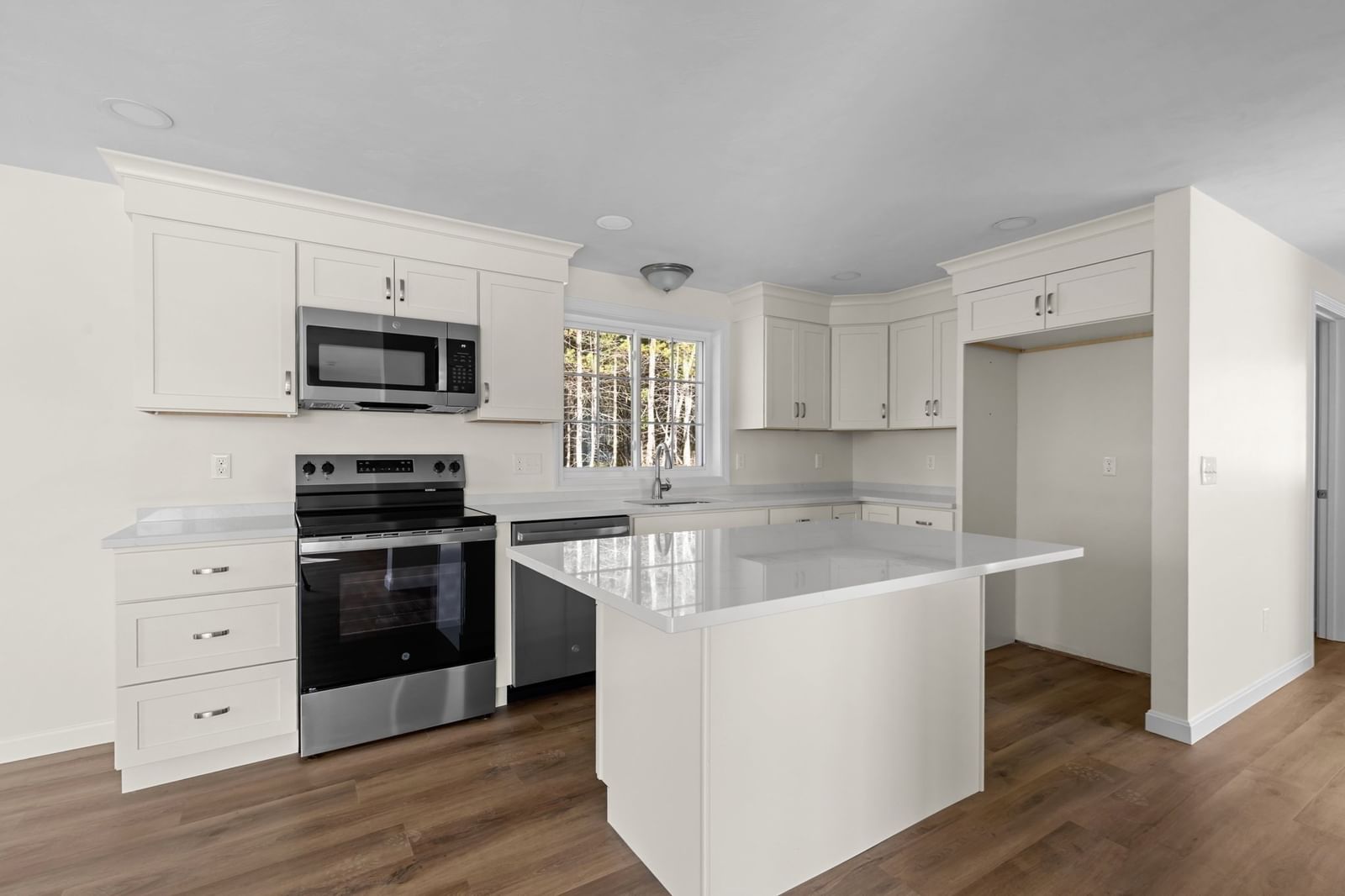 29 Bumblebee Dr Plymouth — Photo 11 of 32