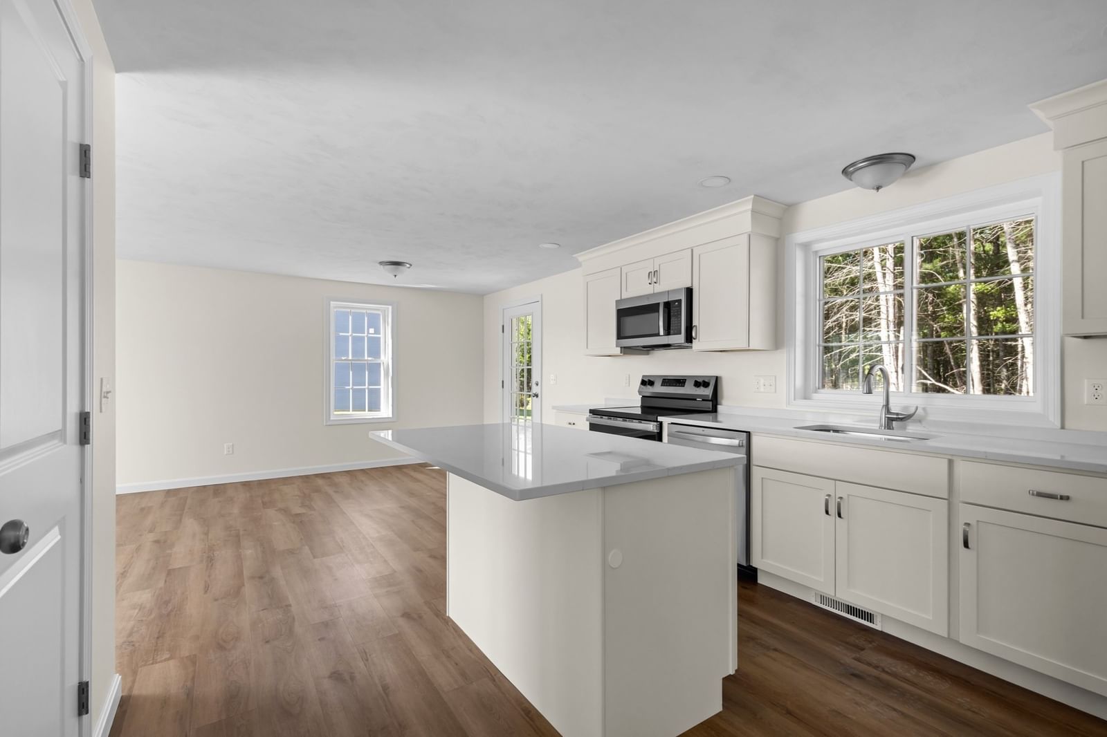 29 Bumblebee Dr Plymouth — Photo 17 of 32