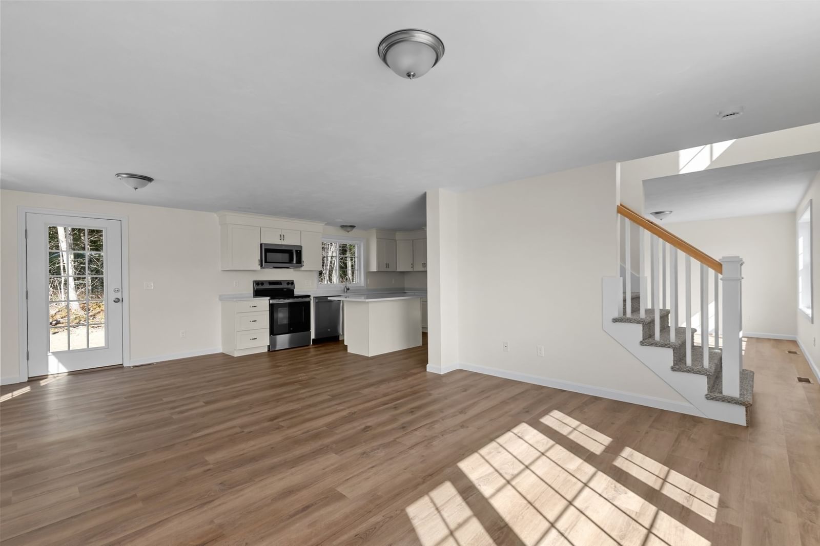 29 Bumblebee Dr Plymouth — Photo 4 of 32