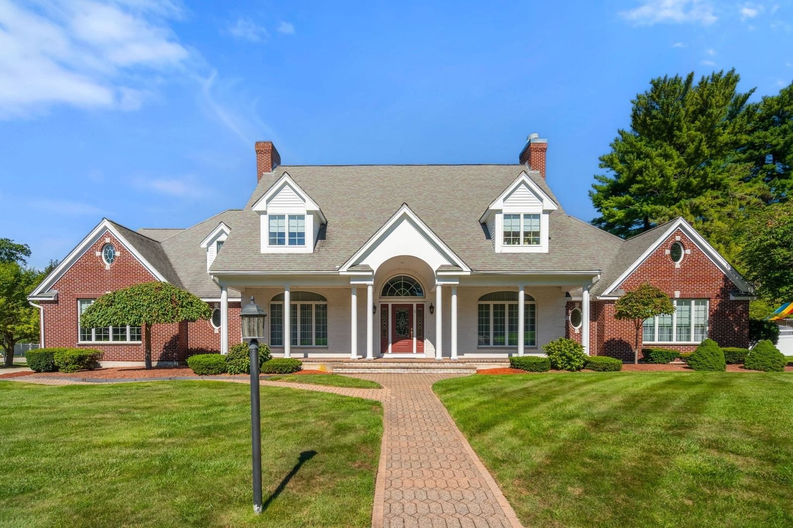 5 Elizabeth Way Lynnfield — Photo 1 of 42