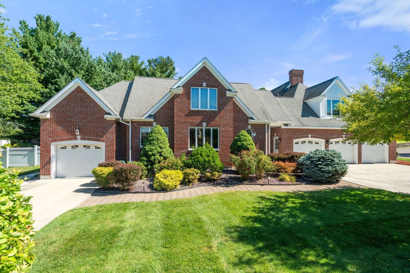 5 Elizabeth Way Lynnfield — Photo 2 of 42