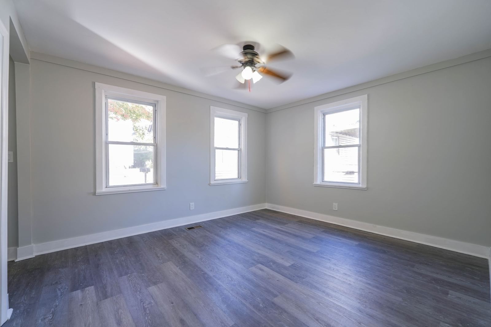 252 Somerset Avenue Taunton — Photo 2 of 26
