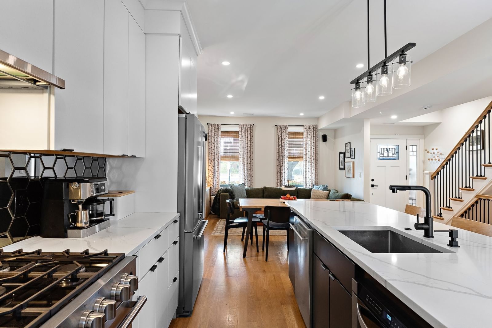 39 Essex St Boston — Photo 2 of 24