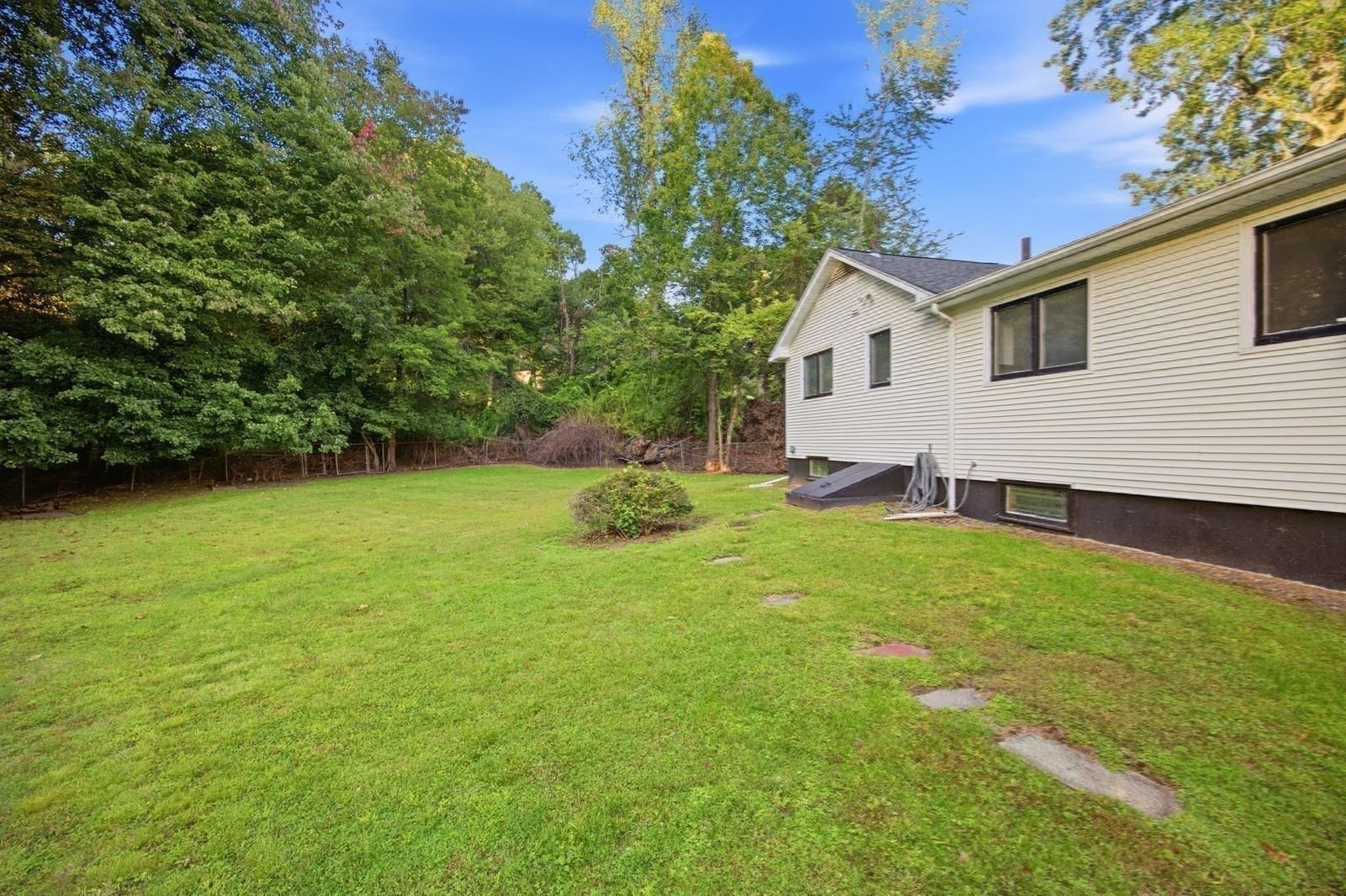 74 Springfield St Springfield — Photo 17 of 21