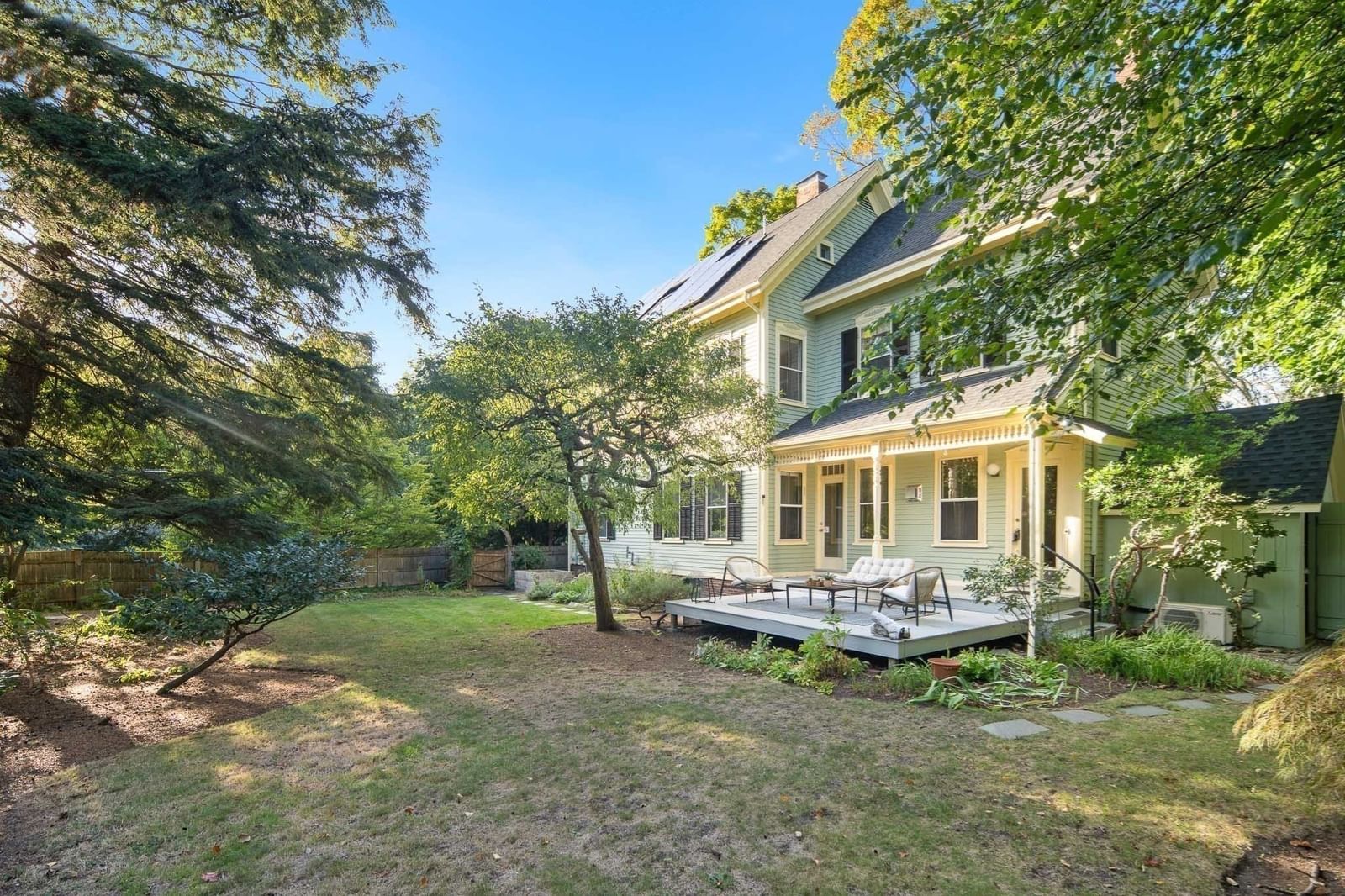 16 Coolidge Ave Cambridge — Photo 2 of 36