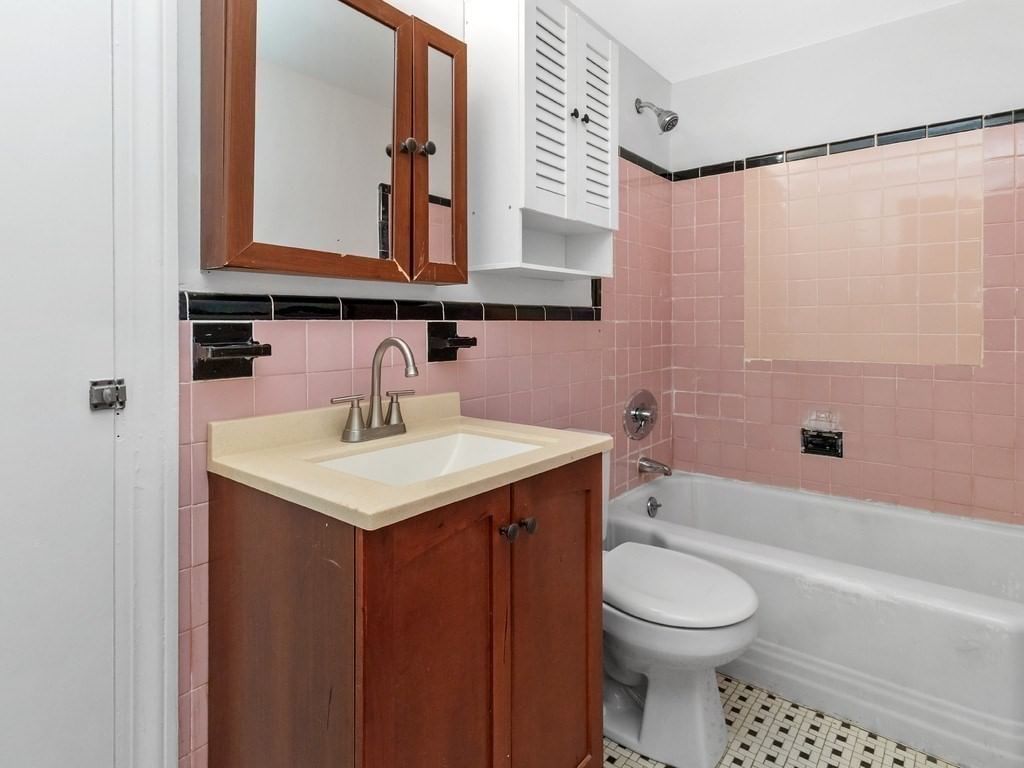 63 Rockridge Road Waltham — Photo 11 of 42
