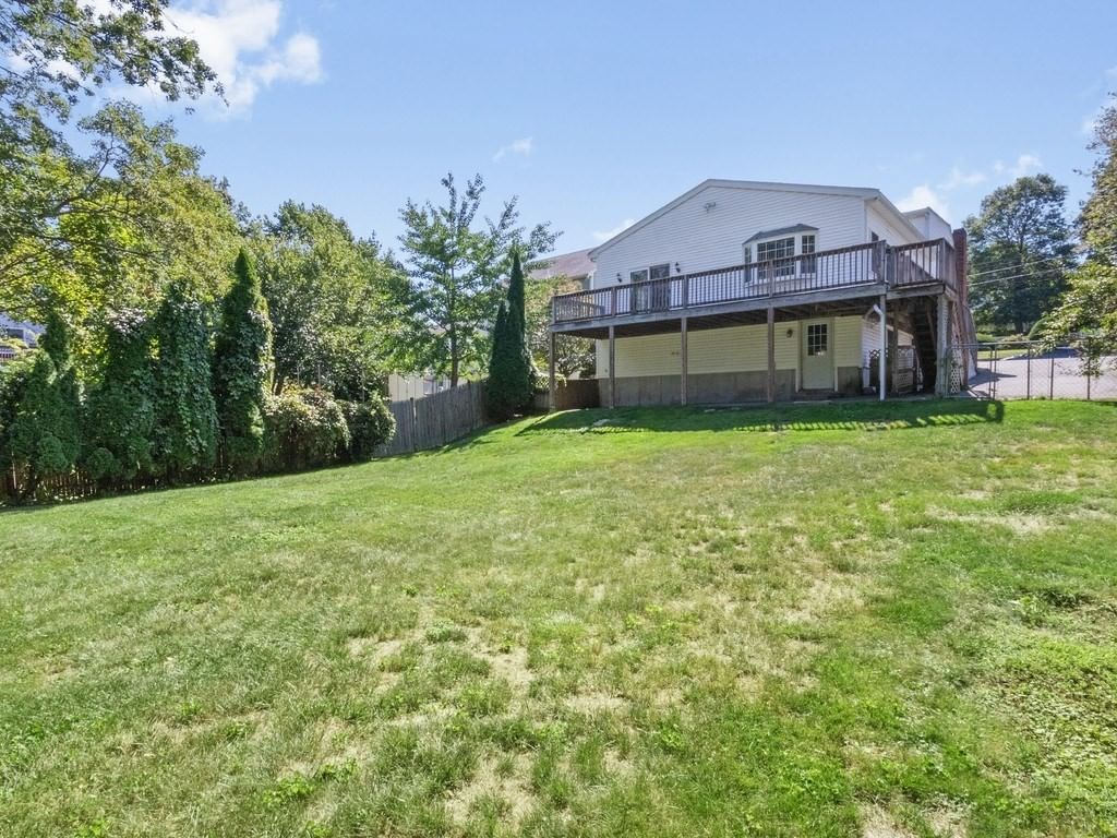 63 Rockridge Road Waltham — Photo 2 of 42