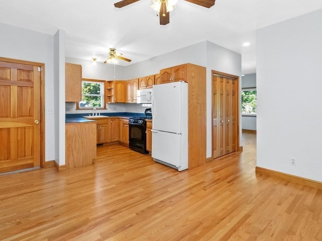 63 Rockridge Road Waltham — Photo 21 of 42