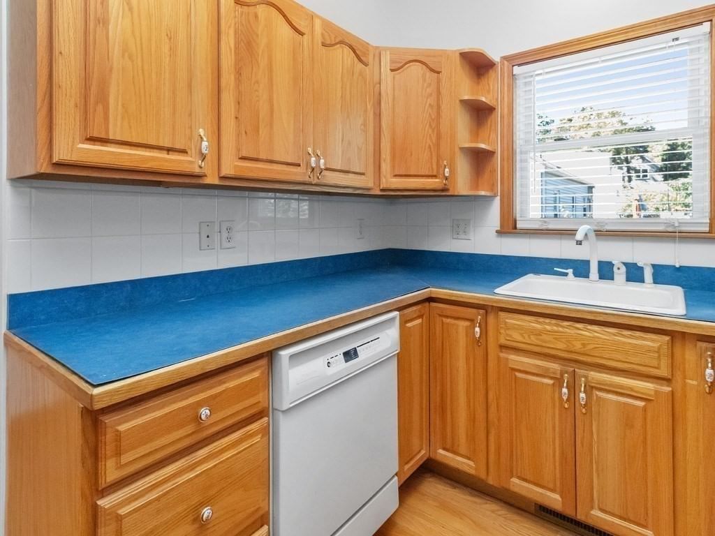 63 Rockridge Road Waltham — Photo 23 of 42