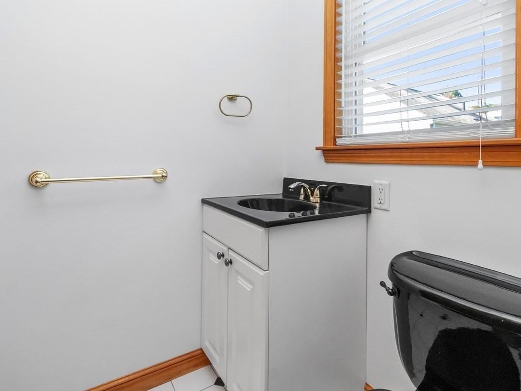 63 Rockridge Road Waltham — Photo 28 of 42