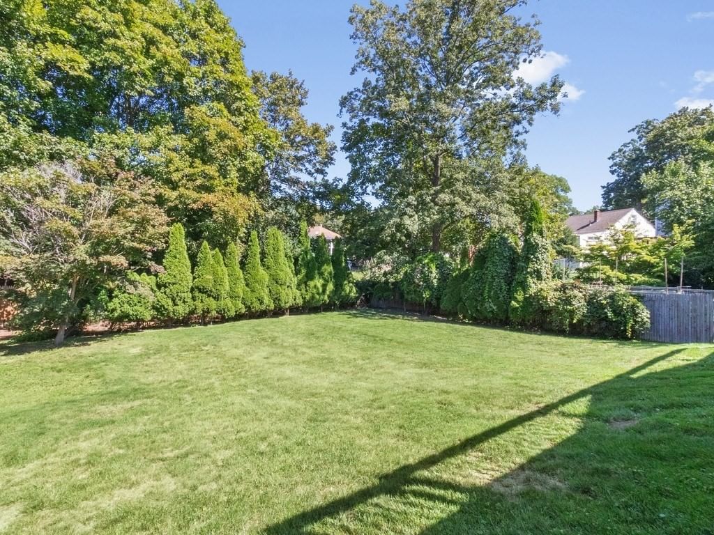 63 Rockridge Road Waltham — Photo 3 of 42