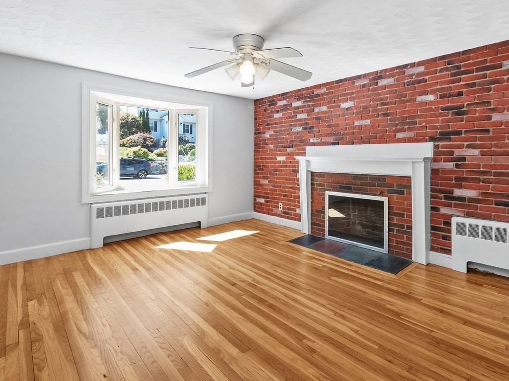 63 Rockridge Road Waltham — Photo 4 of 42