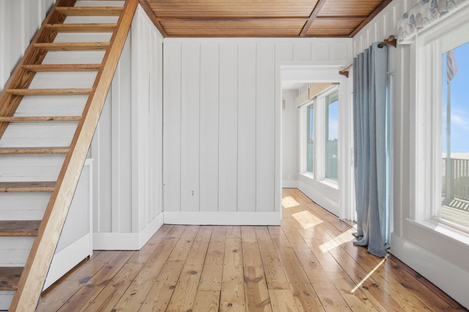 63 Harbor View Ave Winthrop — Photo 14 of 37
