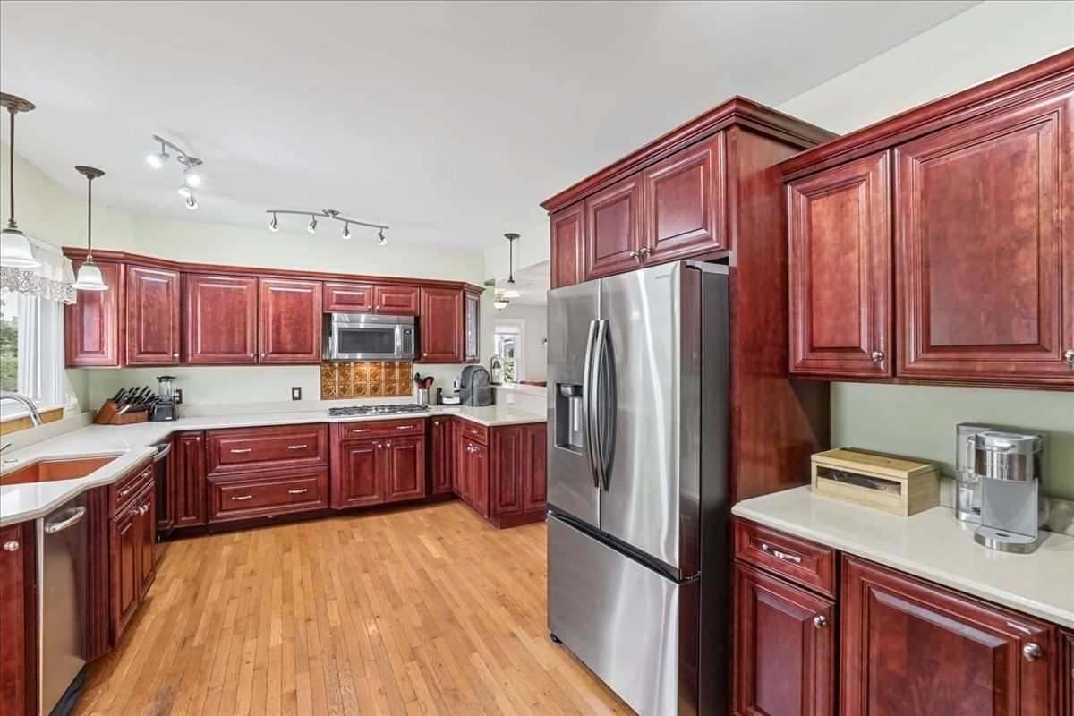 307 S Main Street Attleboro — Photo 10 of 32