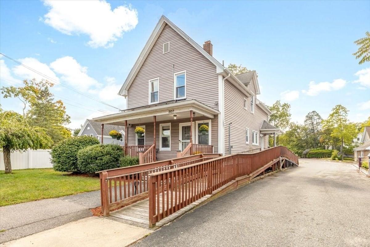 307 S Main Street Attleboro — Photo 4 of 32
