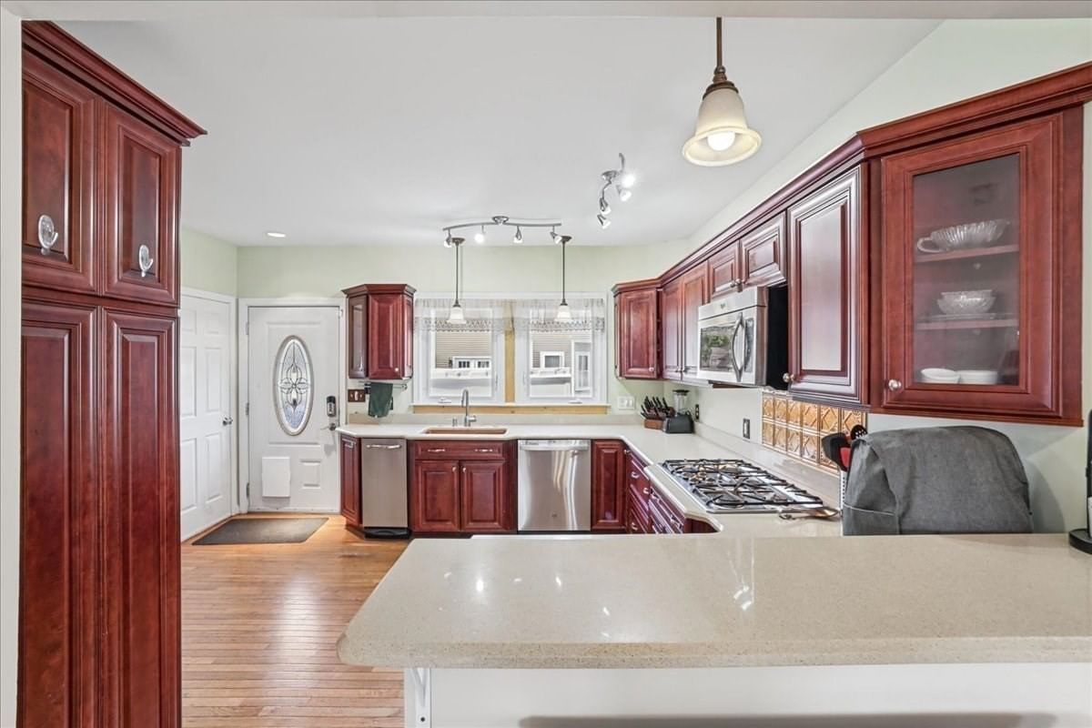 307 S Main Street Attleboro — Photo 9 of 32