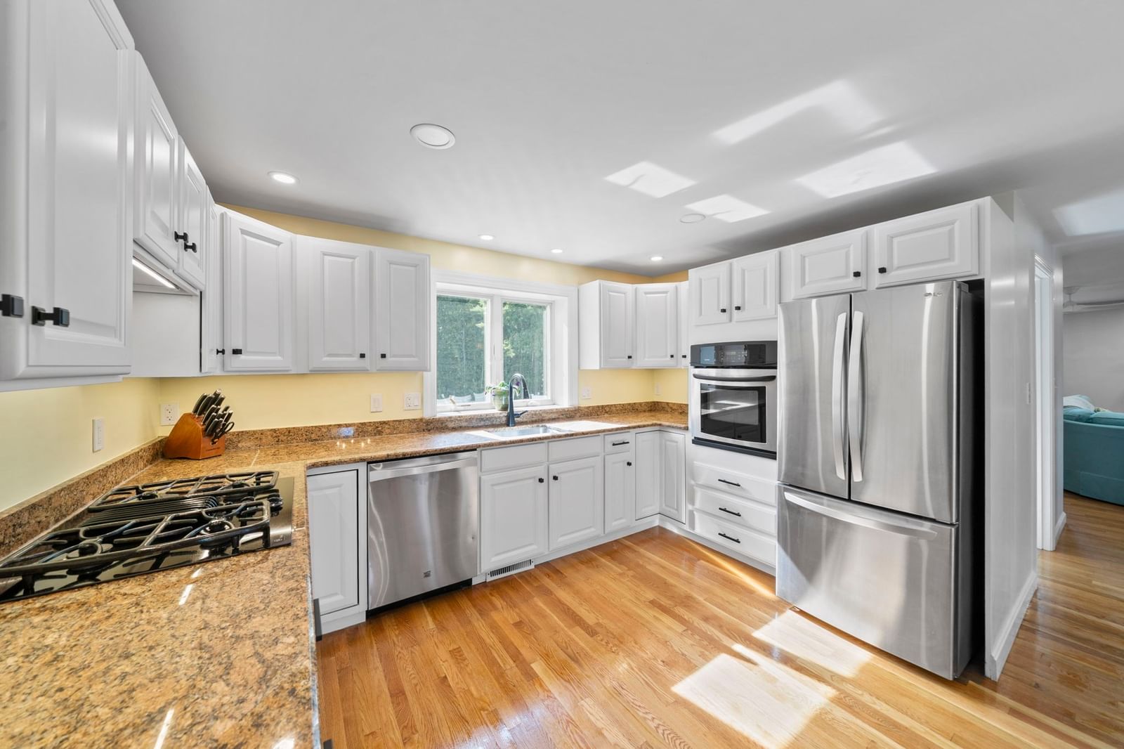 10 Cottonwood Court Hanson — Photo 5 of 42