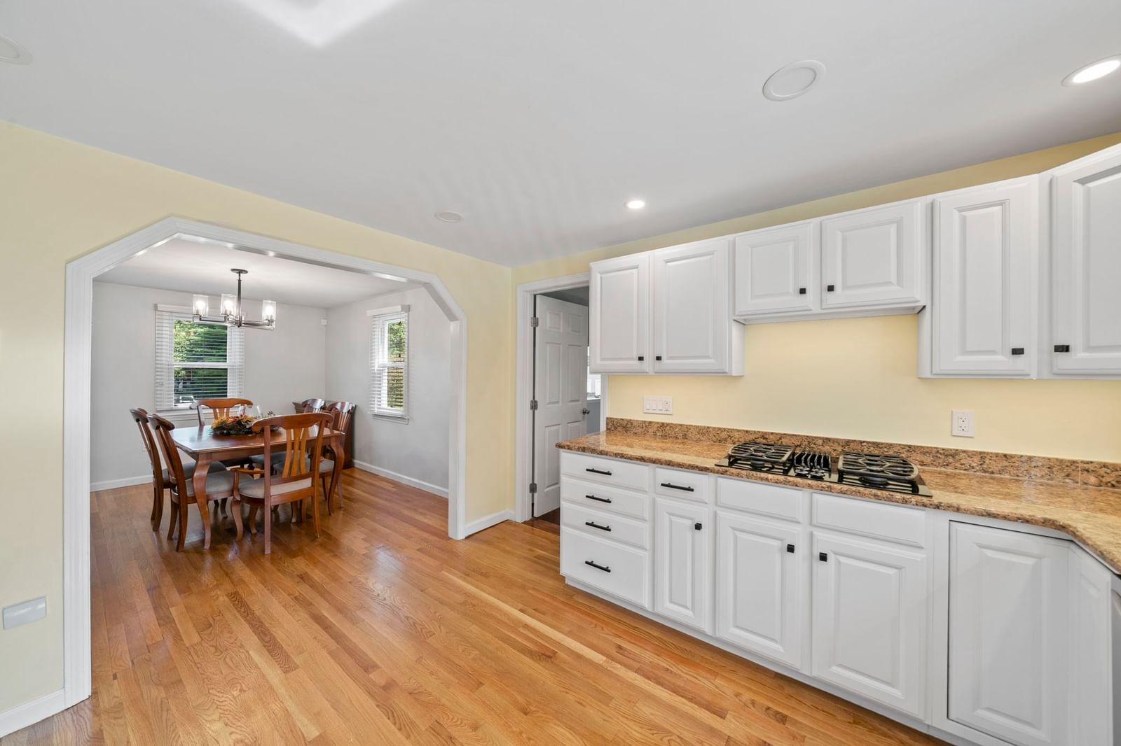 10 Cottonwood Court Hanson — Photo 7 of 42