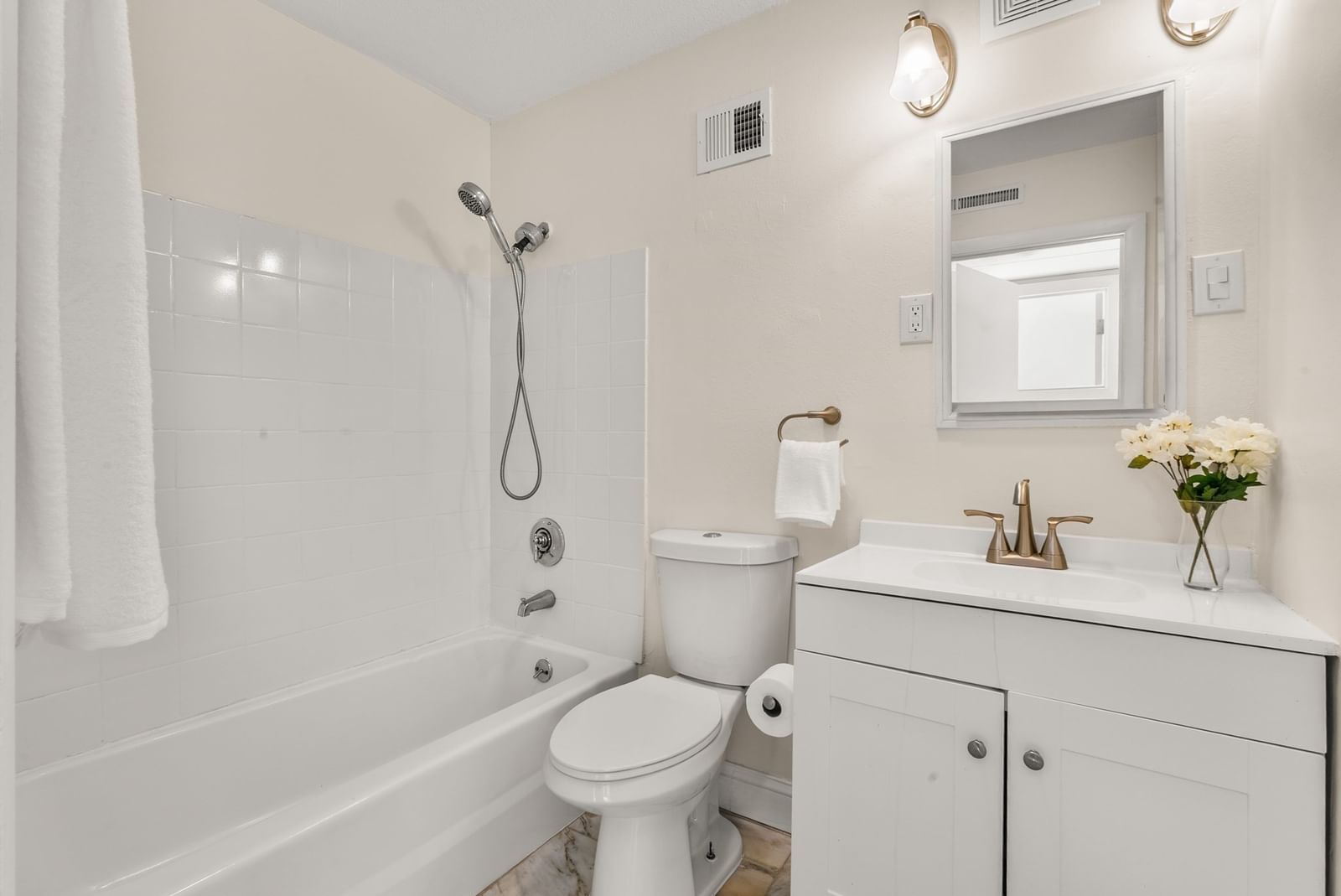 75 Colonel Bell Dr #12 Brockton — Photo 3 of 23