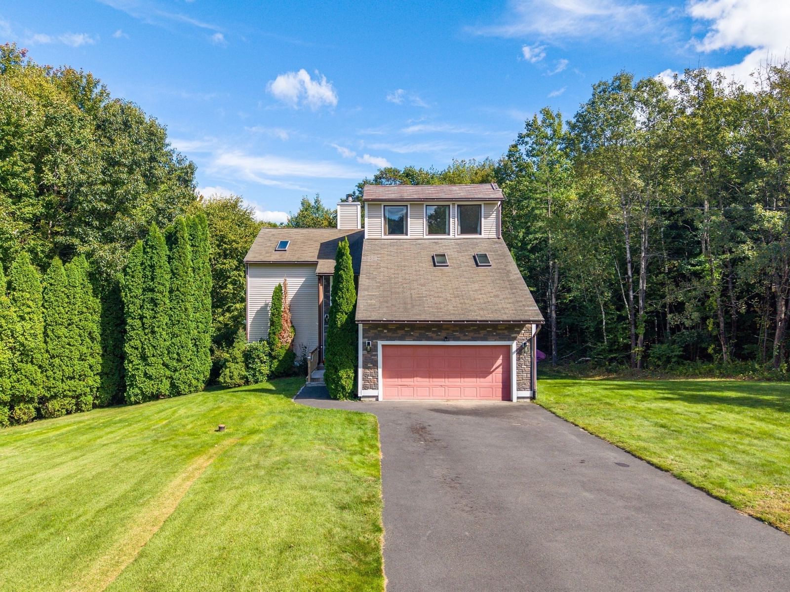 72 Mountain View Dr Belchertown — Photo 2 of 40