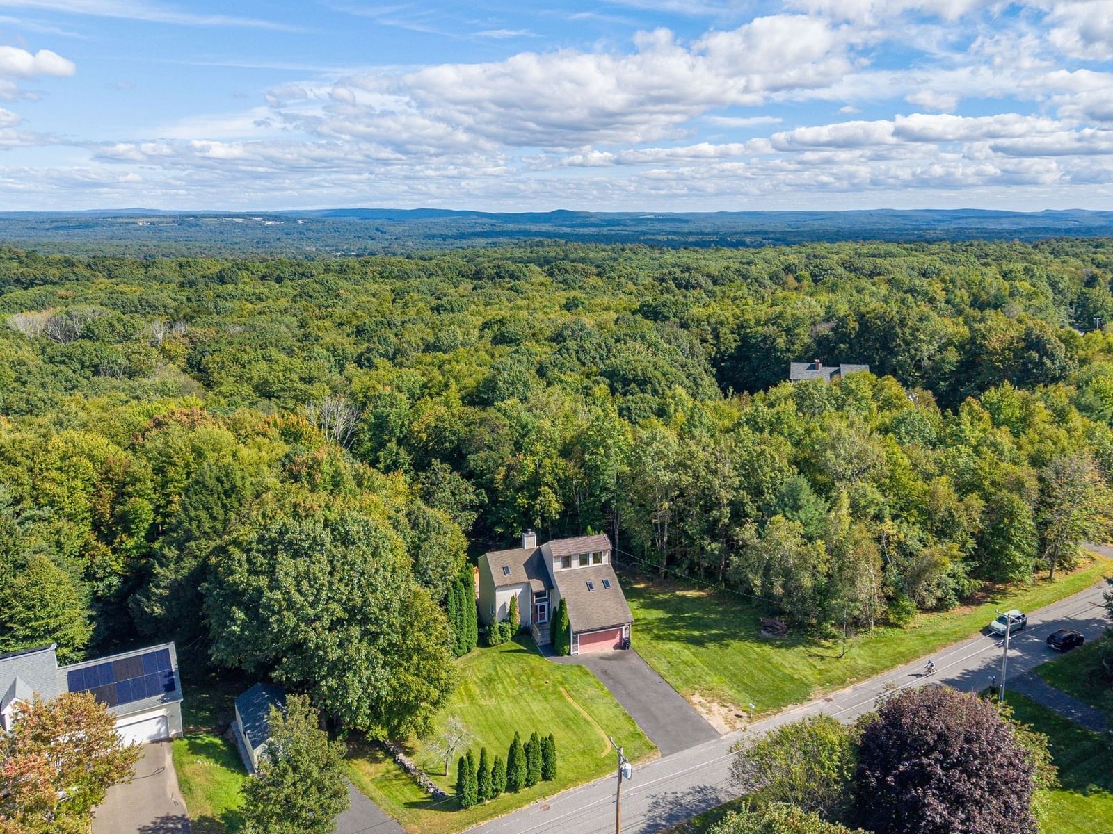 72 Mountain View Dr Belchertown — Photo 4 of 40