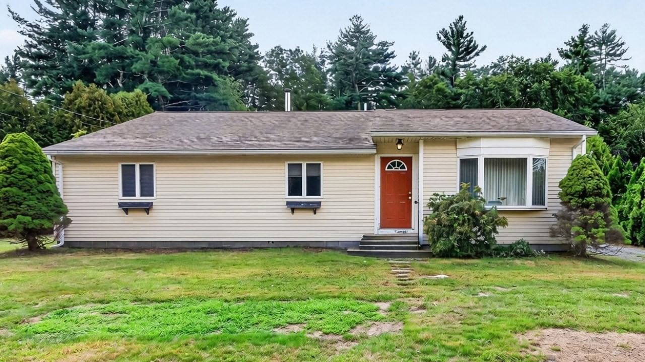 Property at 37 Chipaway Rd, Freetown, MA 02717