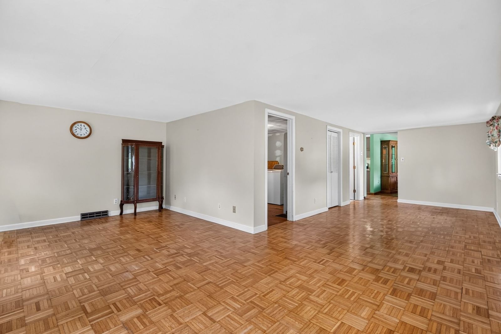37 Chipaway Rd Freetown — Photo 10 of 27