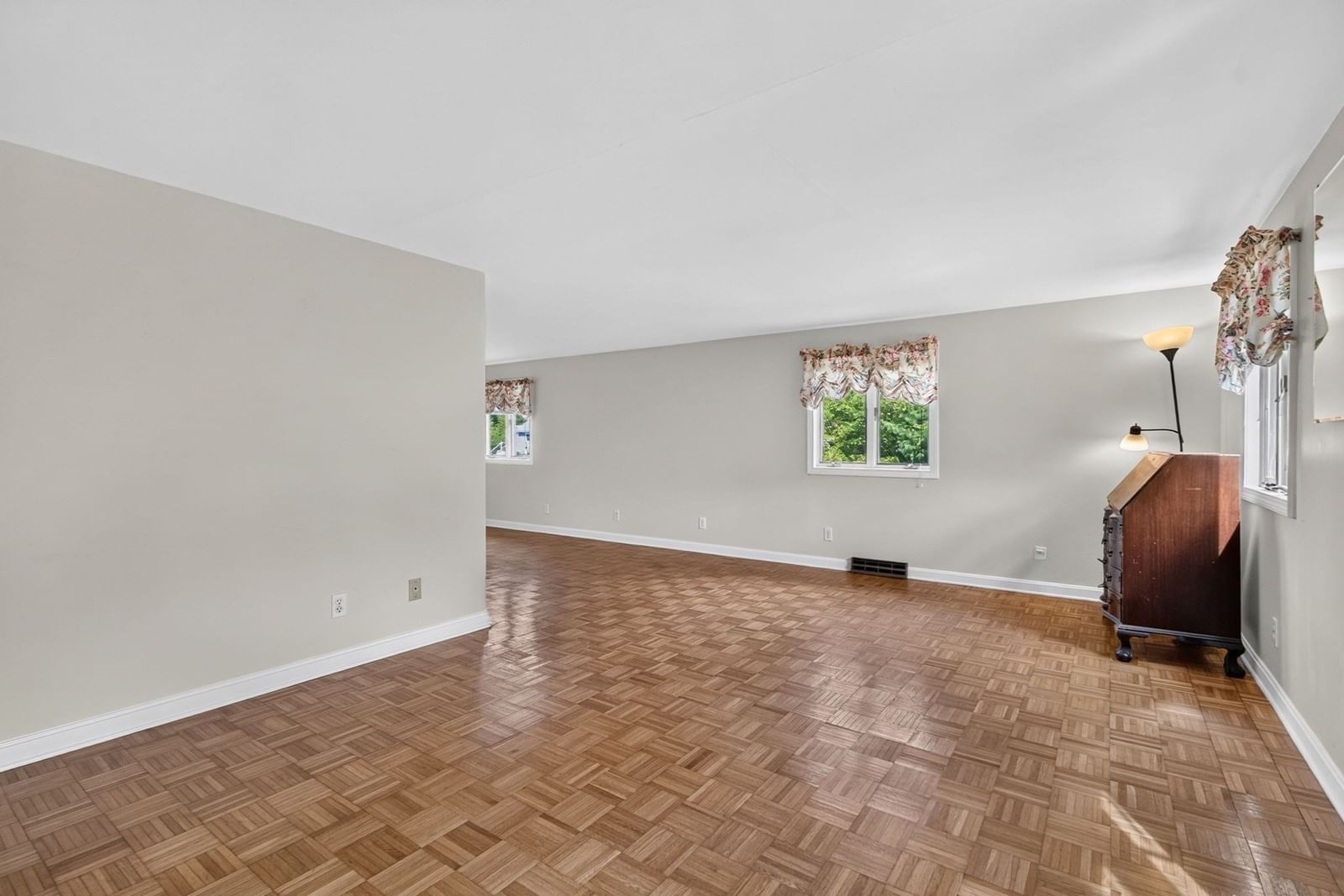 37 Chipaway Rd Freetown — Photo 11 of 27