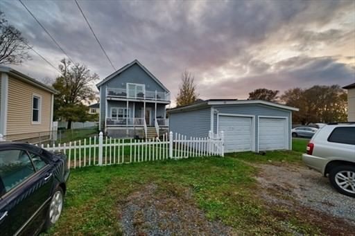 355 Peckham St Fall River — Photo 2 of 11