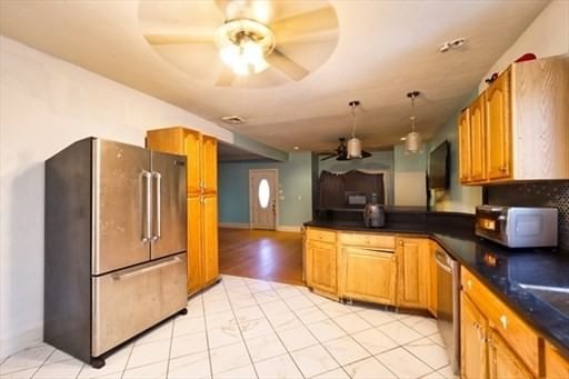 355 Peckham St Fall River — Photo 5 of 11