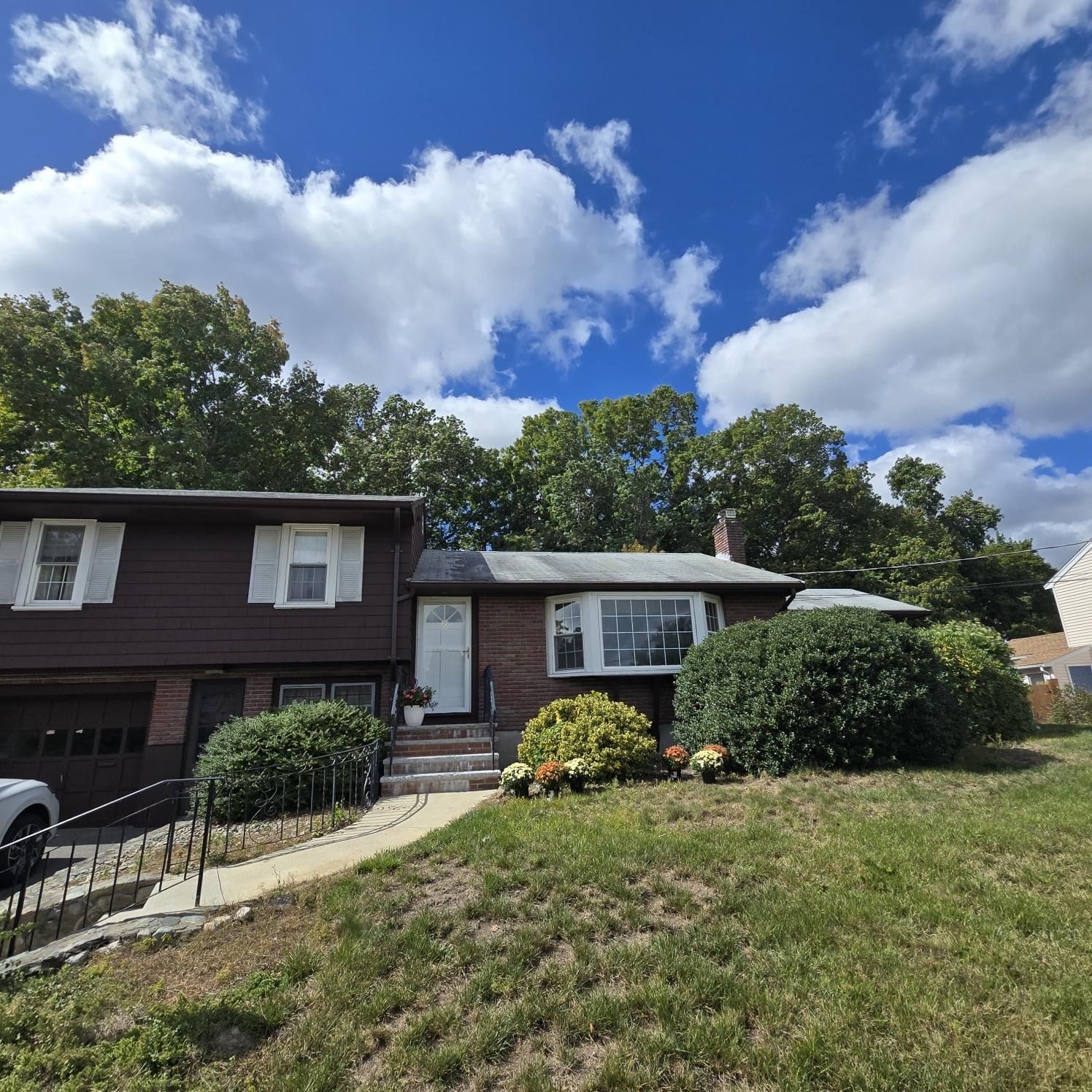 59 Kenelworth Ave Brockton — Photo 2 of 23