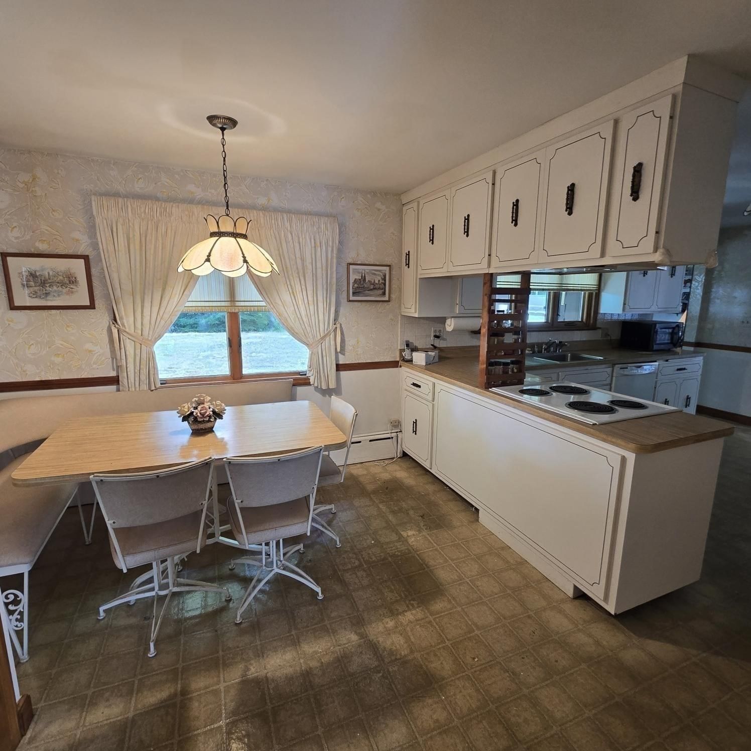 59 Kenelworth Ave Brockton — Photo 8 of 23