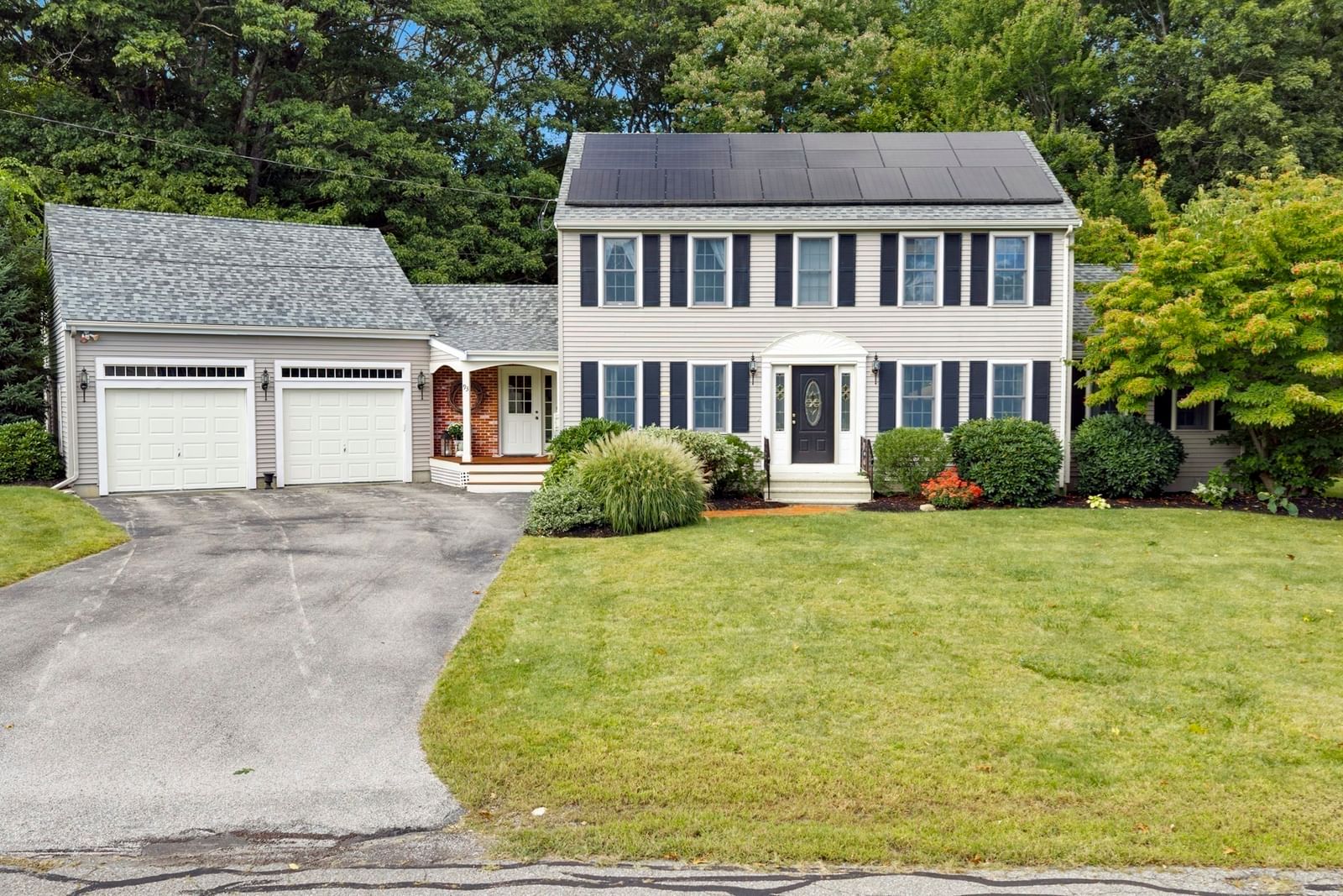 Property at 93 Mcclellan Rd, Sutton, MA 01590