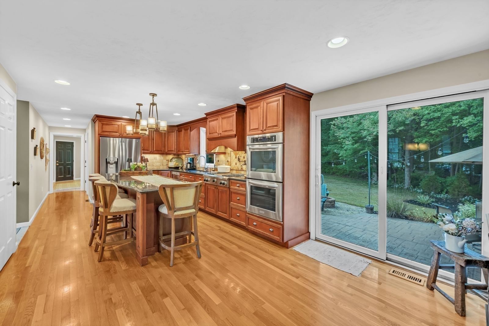 93 Mcclellan Rd Sutton — Photo 3 of 42