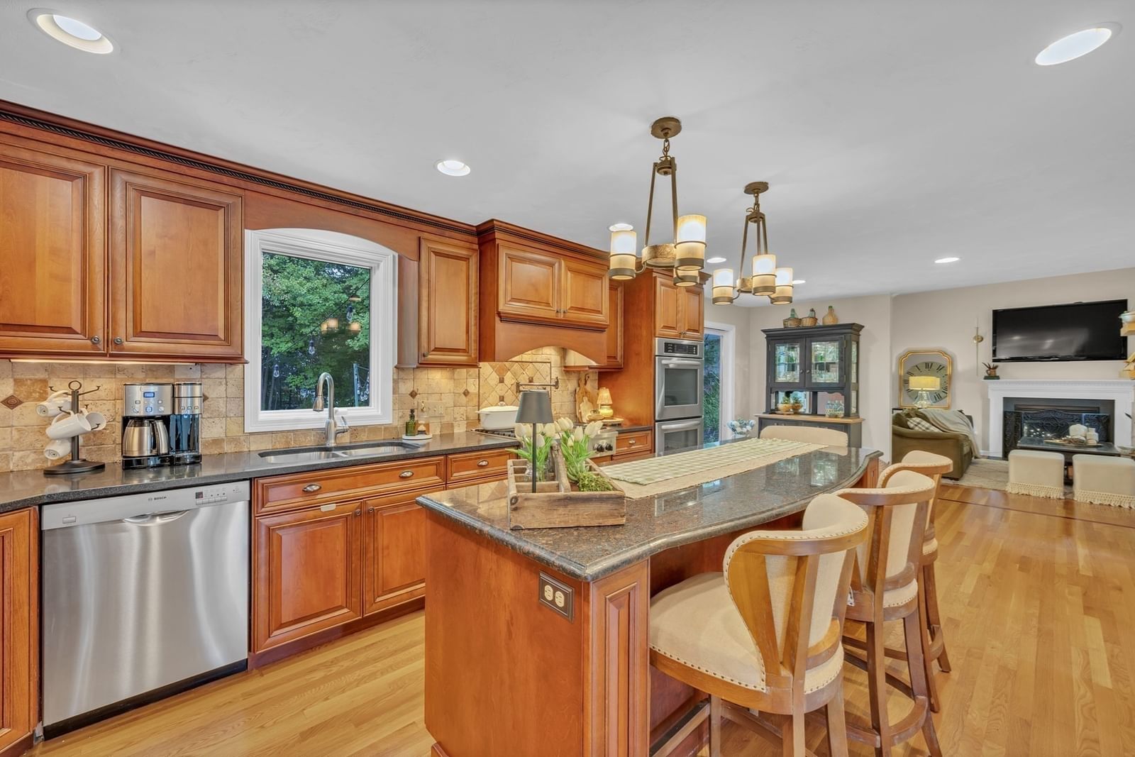 93 Mcclellan Rd Sutton — Photo 5 of 42