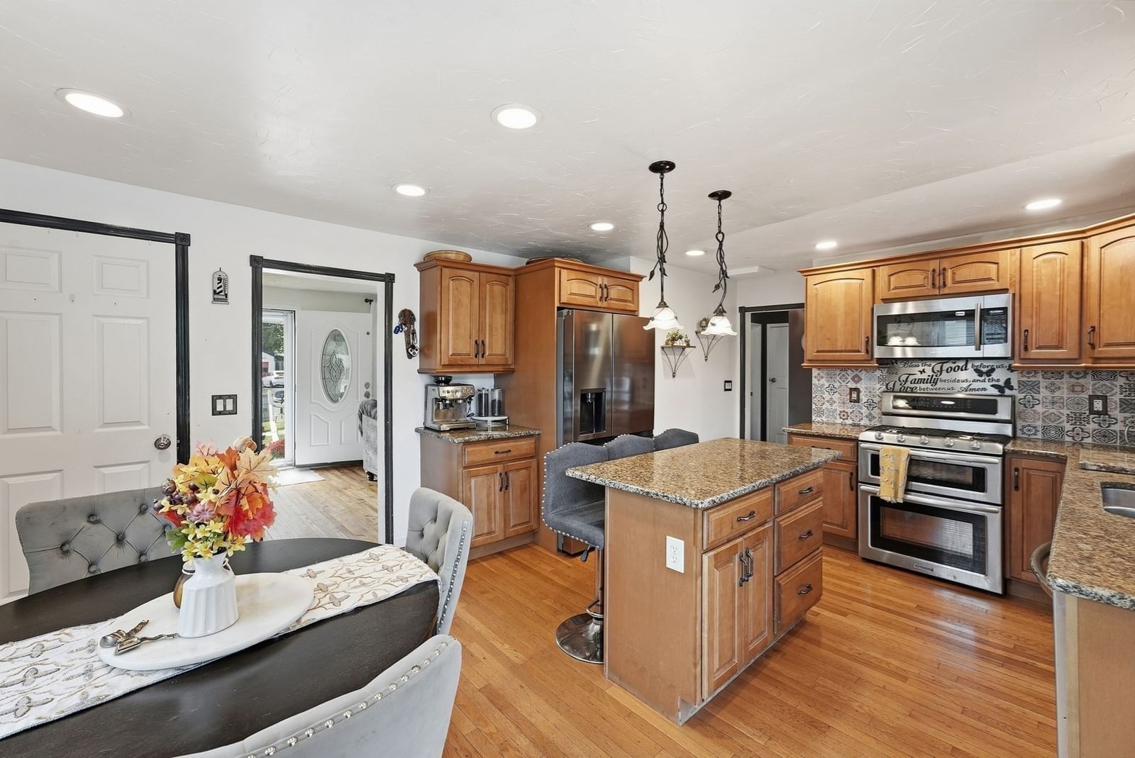 68 Alhambra Cir N Agawam — Photo 11 of 39