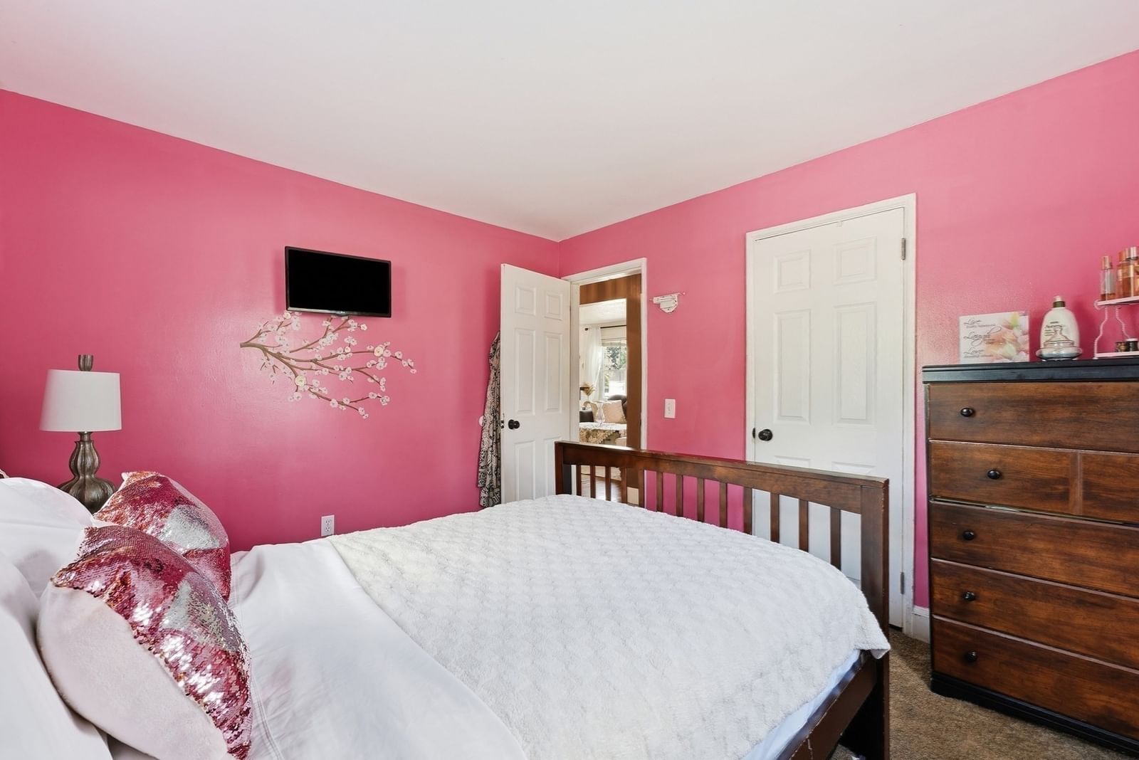 68 Alhambra Cir N Agawam — Photo 16 of 39