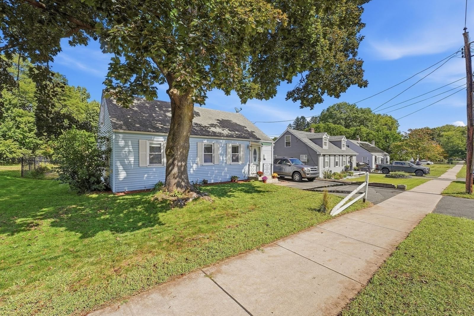 68 Alhambra Cir N Agawam — Photo 3 of 39