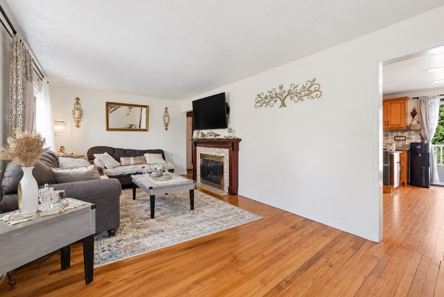 68 Alhambra Cir N Agawam — Photo 5 of 39