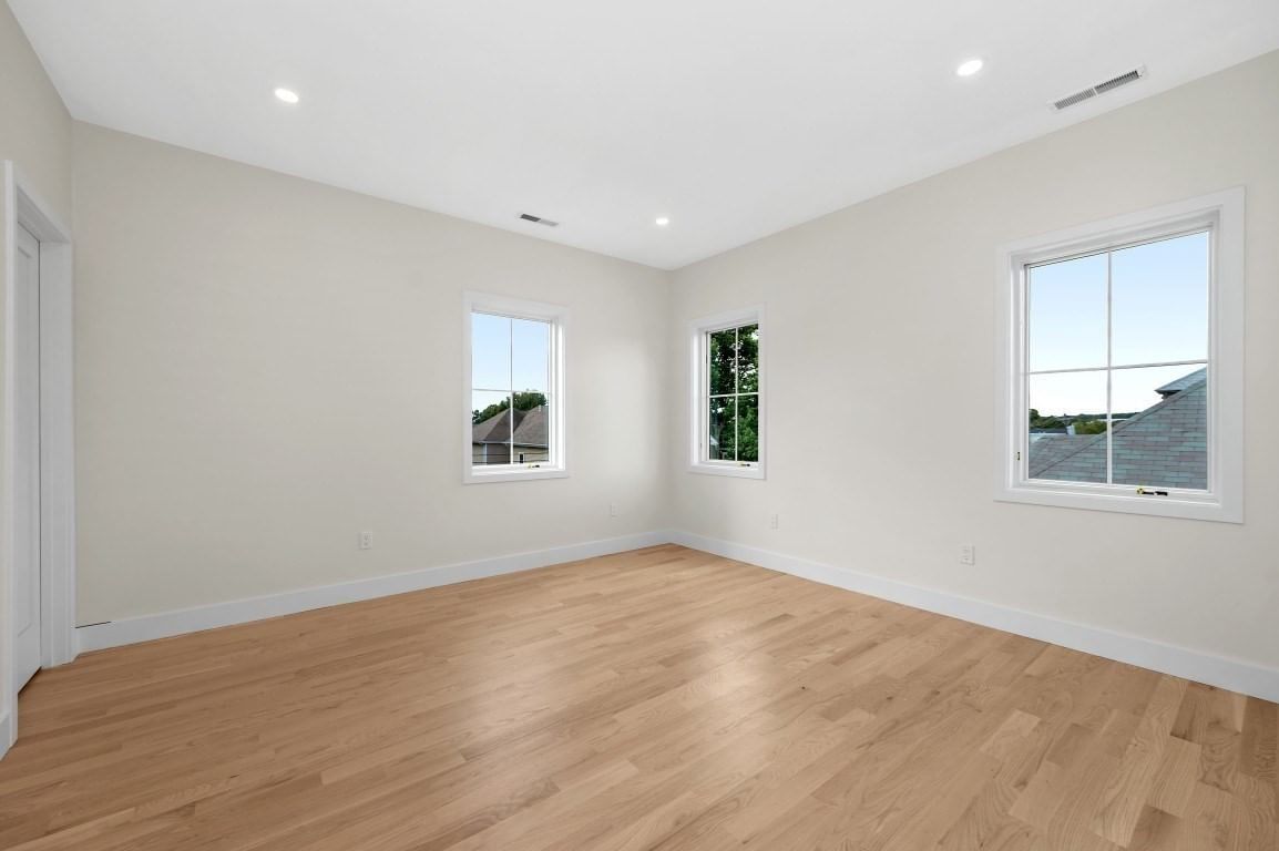 66 Orange Street #1 Waltham — Photo 15 of 29