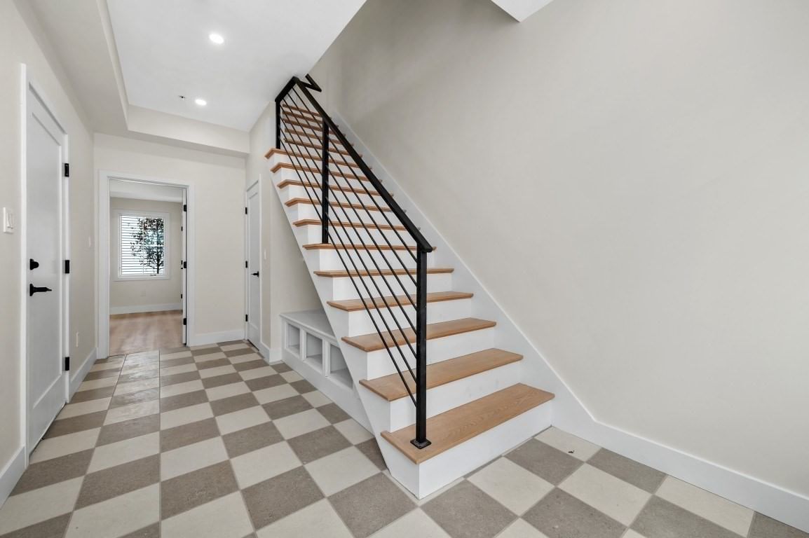 66 Orange Street #1 Waltham — Photo 24 of 29