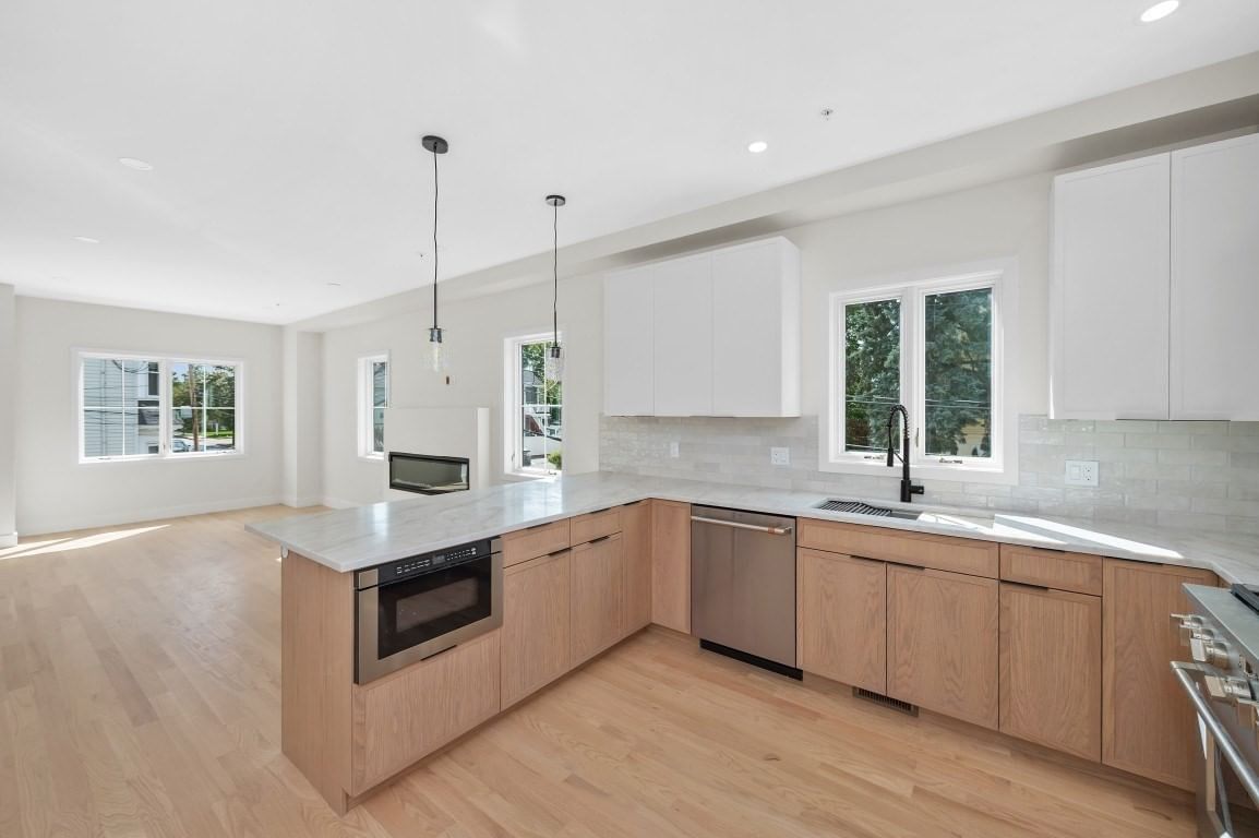 66 Orange Street #1 Waltham — Photo 6 of 29
