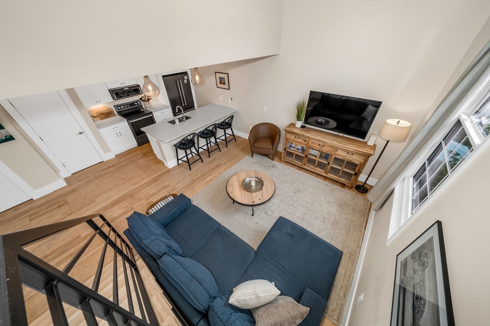 Listing Image 19
