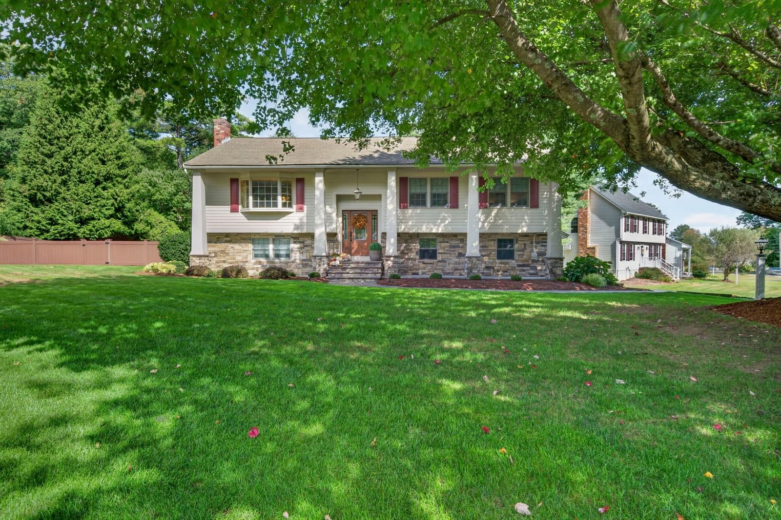 41 Fox Run Tewksbury — Photo 2 of 42