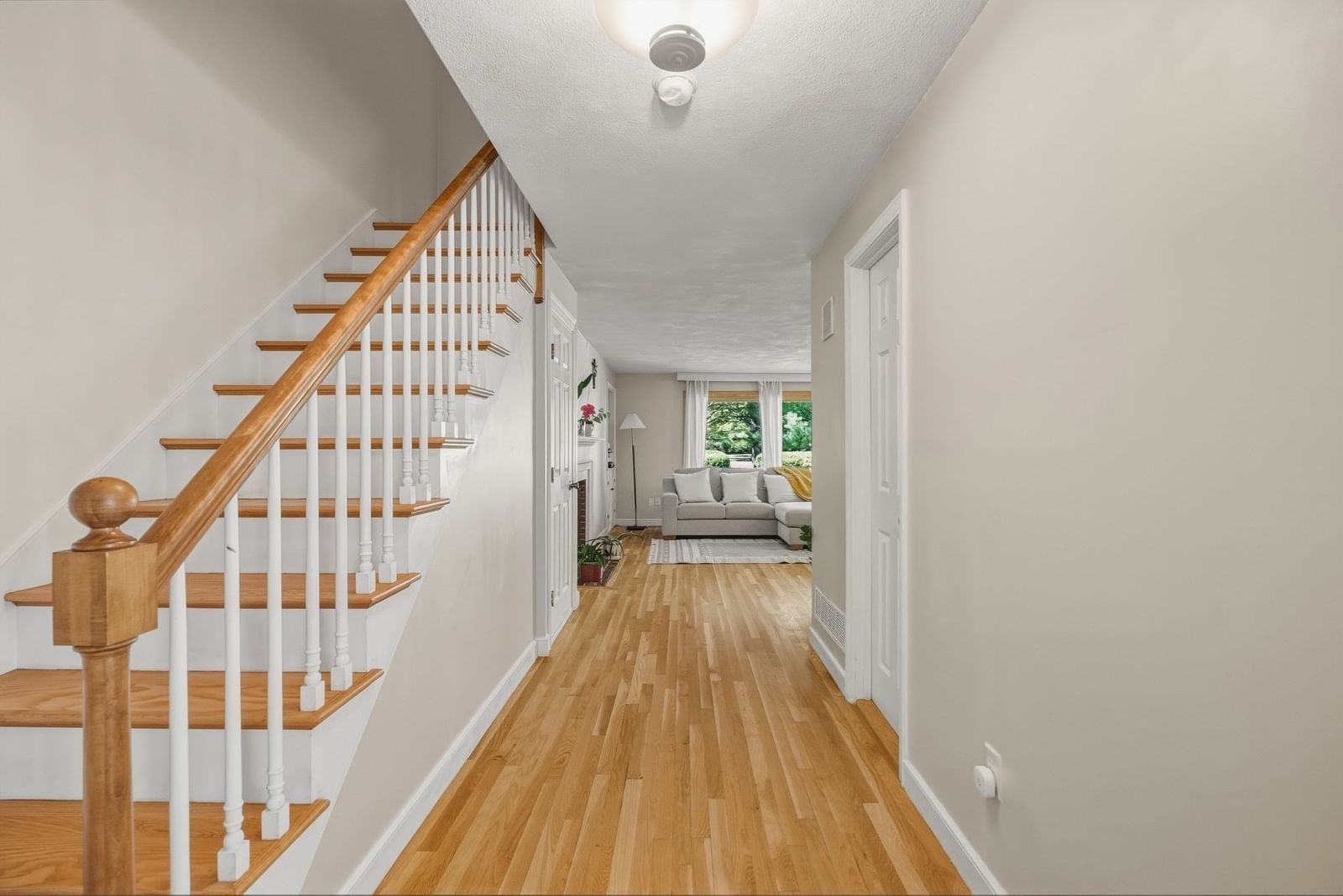 3 Seaborn Place #3 Lexington — Photo 2 of 32