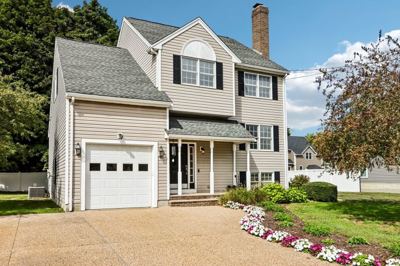 28 Hampden Ave