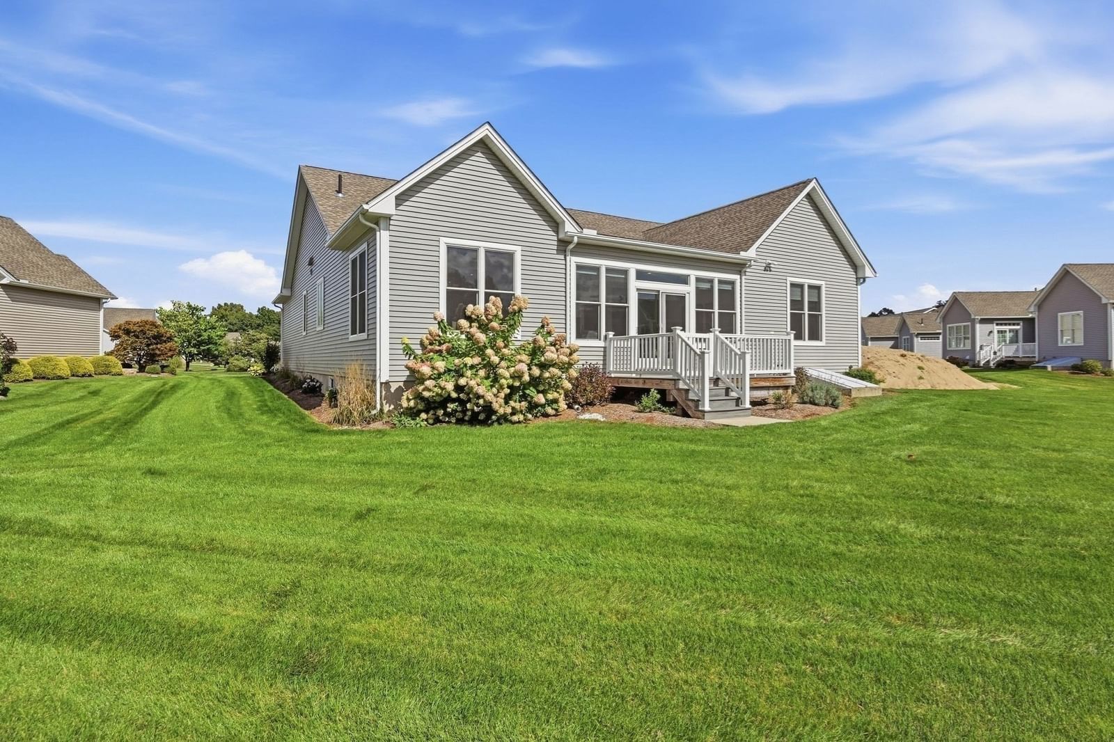 16 Ribbon Grass Ln #16 East Longmeadow — Photo 37 of 42