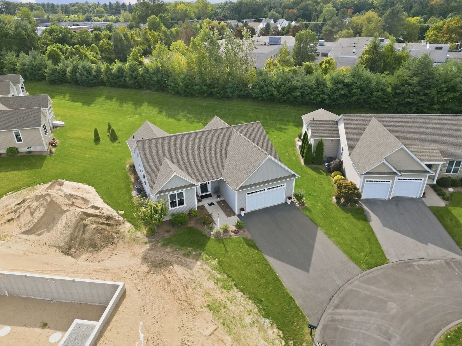 16 Ribbon Grass Ln #16 East Longmeadow — Photo 39 of 42