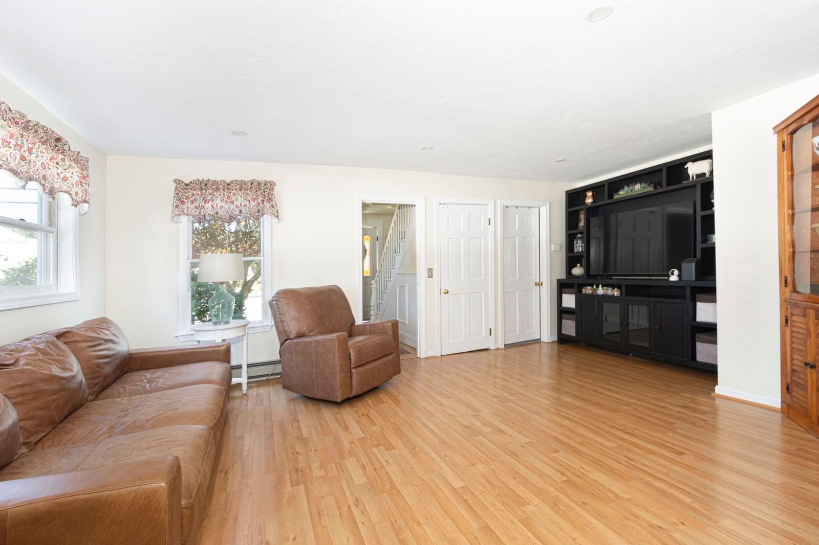 24 Lake St Hudson — Photo 3 of 36