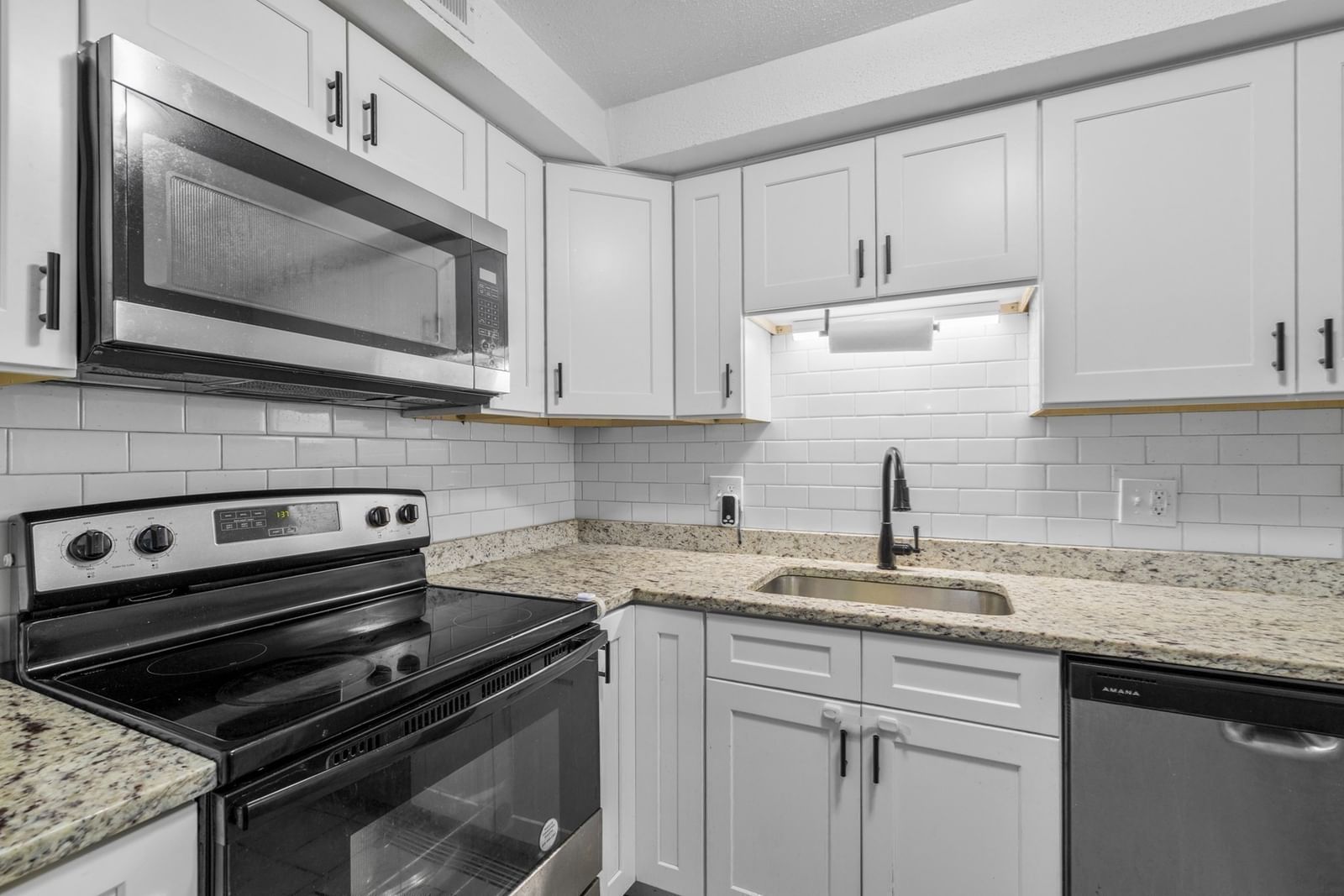 103 Oak Ln #4 Brockton — Photo 10 of 23